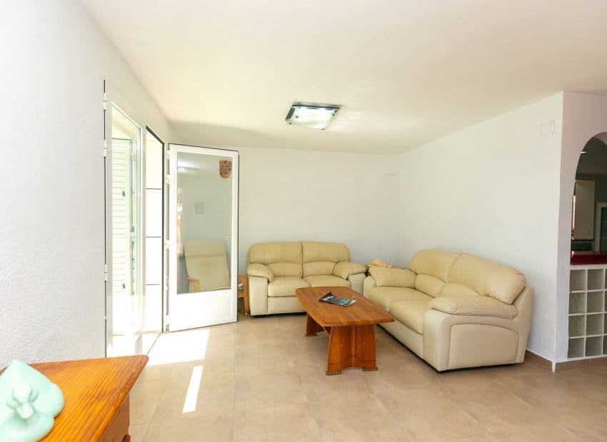 4 slaapkamer Villa te koop in La Zenia met zwembad - € 1.295.000 (Ref: 9911560)
