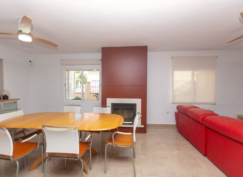4 slaapkamer Villa te koop in La Zenia met zwembad - € 1.295.000 (Ref: 9911560)