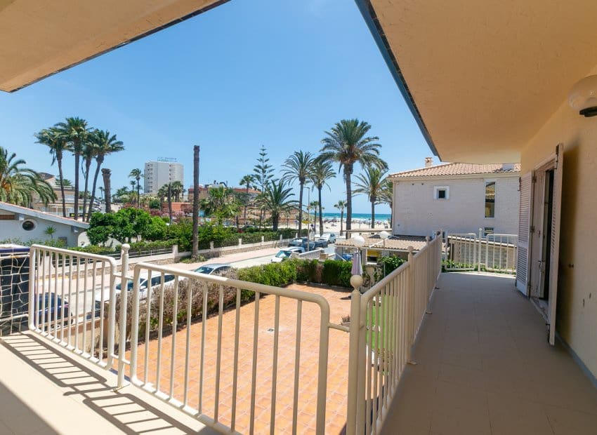4 slaapkamer Villa te koop in La Zenia met zwembad - € 1.295.000 (Ref: 9911560)
