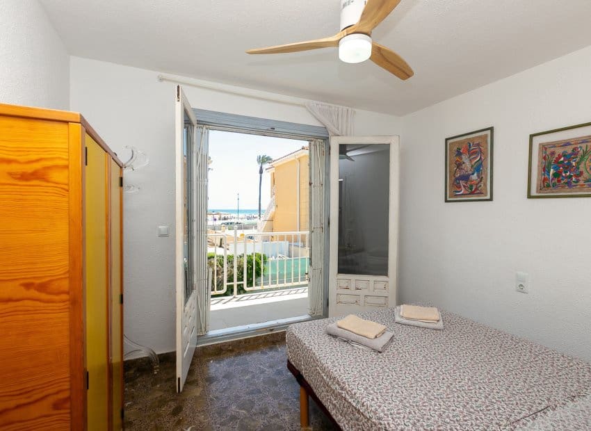 4 slaapkamer Villa te koop in La Zenia met zwembad - € 1.295.000 (Ref: 9911560)