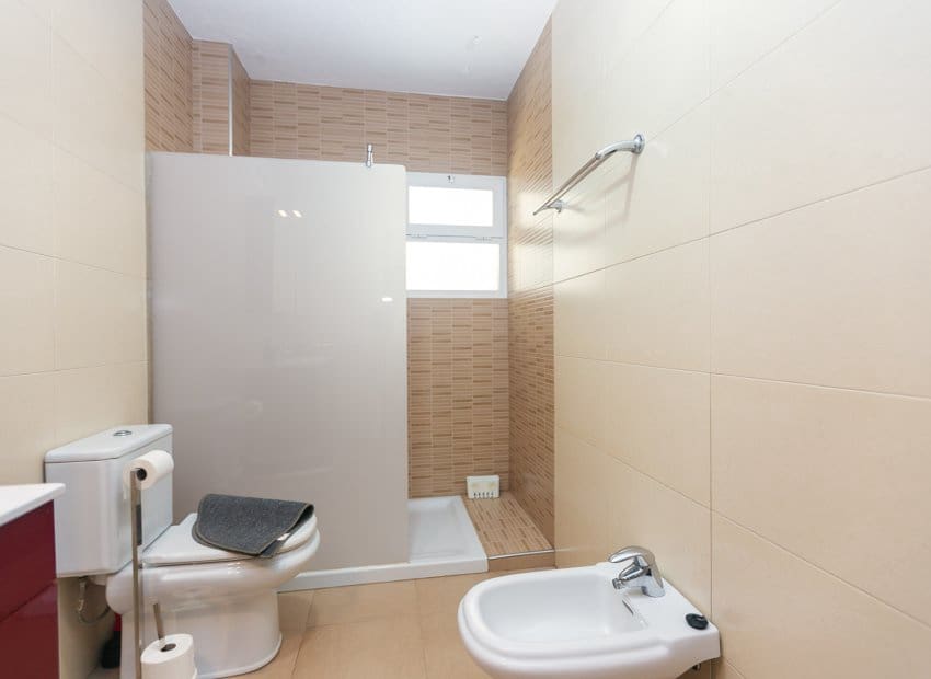 4 slaapkamer Villa te koop in La Zenia met zwembad - € 1.295.000 (Ref: 9911560)