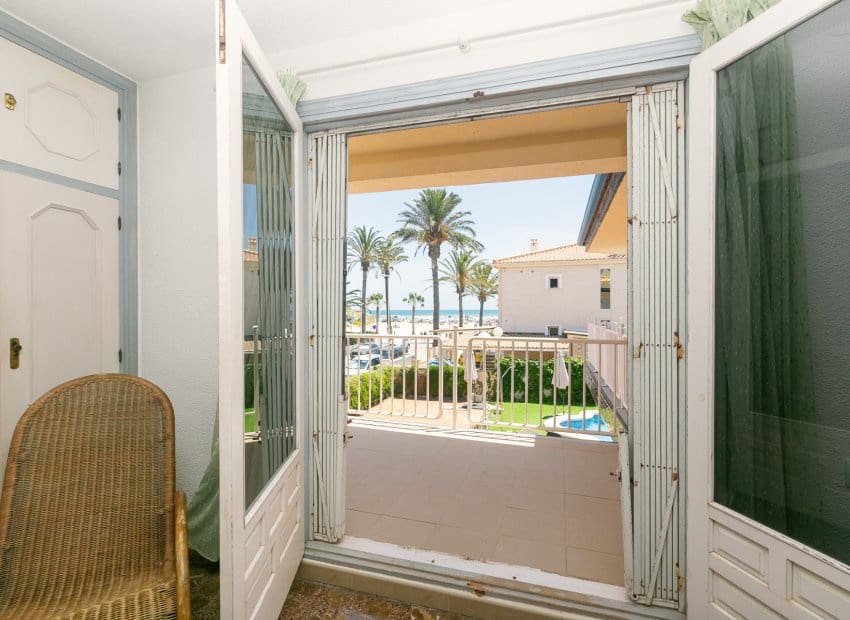 4 slaapkamer Villa te koop in La Zenia met zwembad - € 1.295.000 (Ref: 9911560)