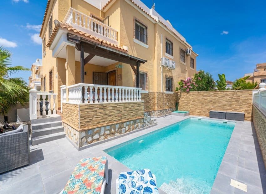3 sypialnia Dom na sprzedaż w Ciudad Quesada z basenem - 289 000 € (Ref: 9920996)