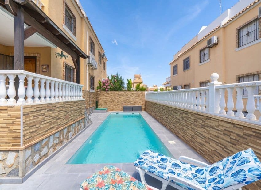 3 sypialnia Dom na sprzedaż w Ciudad Quesada z basenem - 289 000 € (Ref: 9920996)