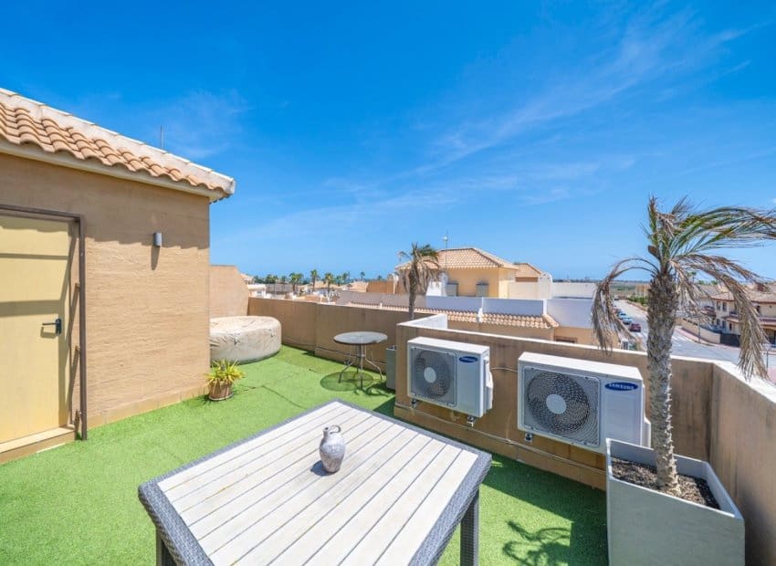 3 sypialnia Dom na sprzedaż w Ciudad Quesada z basenem - 289 000 € (Ref: 9920996)