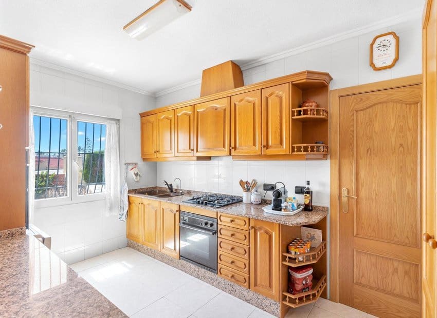 4 bedroom Villa for sale in Dona Pepa with pool - € 495,000 (Ref: 9921004)