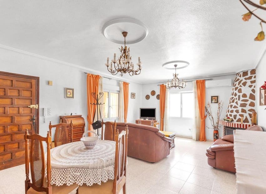 4 bedroom Villa for sale in Dona Pepa with pool - € 495,000 (Ref: 9921004)