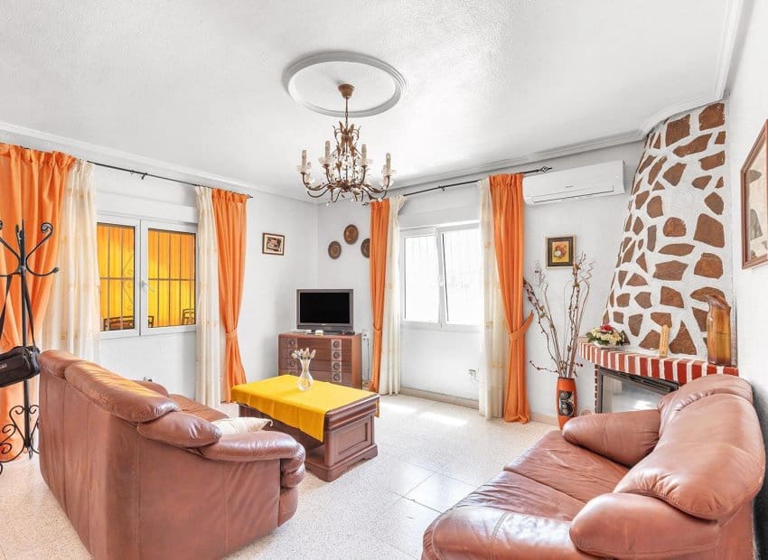 4 bedroom Villa for sale in Dona Pepa with pool - € 495,000 (Ref: 9921004)