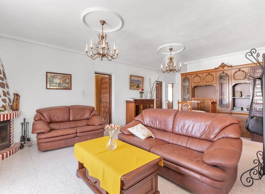 4 bedroom Villa for sale in Dona Pepa with pool - € 495,000 (Ref: 9921004)