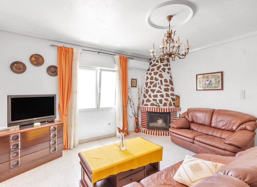 4 bedroom Villa for sale in Dona Pepa with pool - € 495,000 (Ref: 9921004)