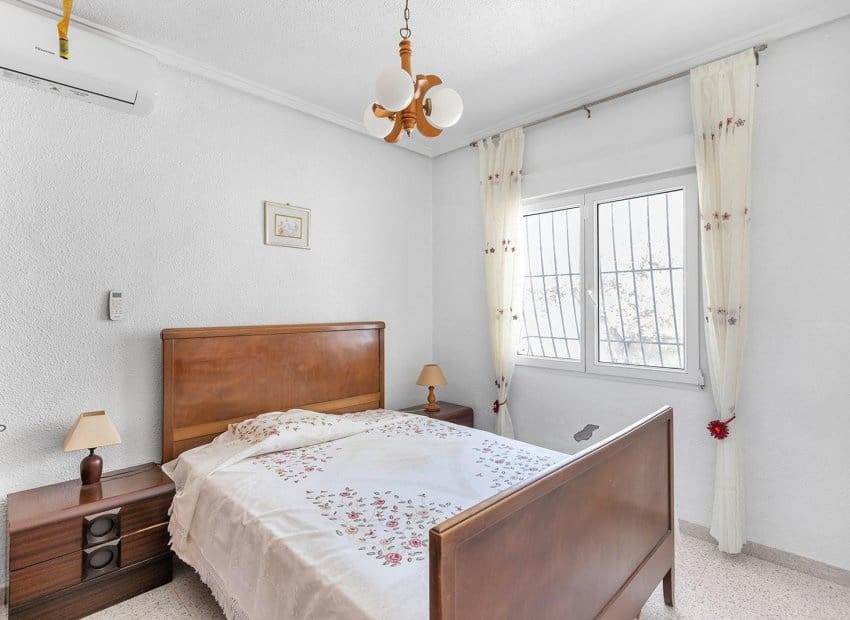 4 bedroom Villa for sale in Dona Pepa with pool - € 495,000 (Ref: 9921004)