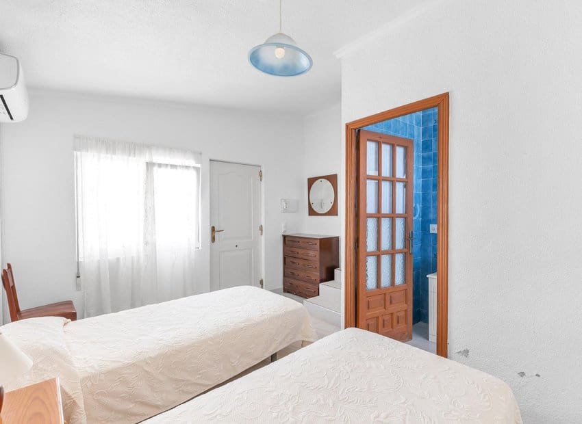 4 bedroom Villa for sale in Dona Pepa with pool - € 495,000 (Ref: 9921004)