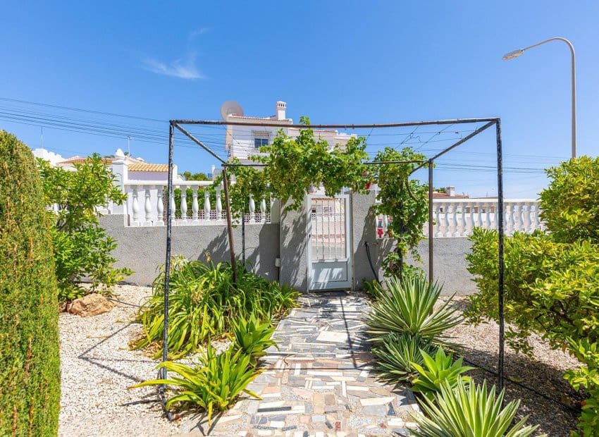 4 bedroom Villa for sale in Dona Pepa with pool - € 495,000 (Ref: 9921004)