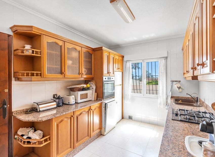 4 bedroom Villa for sale in Dona Pepa with pool - € 495,000 (Ref: 9921004)