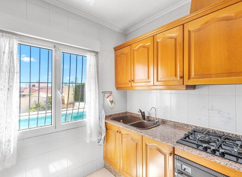 4 bedroom Villa for sale in Dona Pepa with pool - € 495,000 (Ref: 9921004)