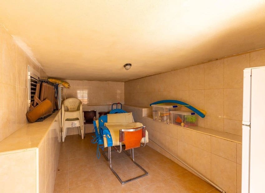 4 bedroom Villa for sale in Dona Pepa with pool - € 495,000 (Ref: 9921004)