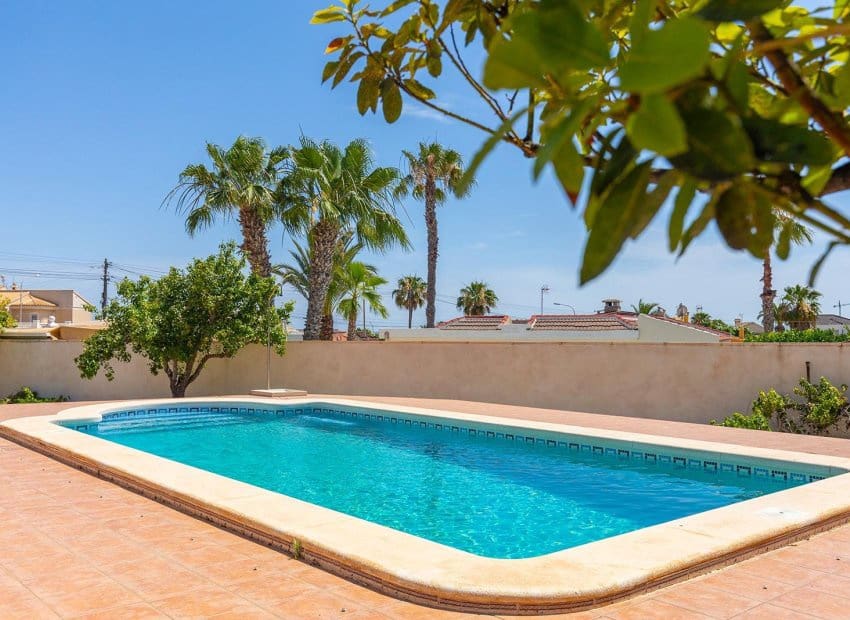 4 bedroom Villa for sale in Dona Pepa with pool - € 495,000 (Ref: 9921004)
