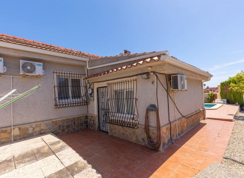 4 bedroom Villa for sale in Dona Pepa with pool - € 495,000 (Ref: 9921004)