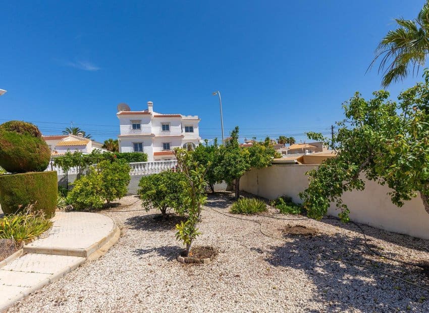 4 bedroom Villa for sale in Dona Pepa with pool - € 495,000 (Ref: 9921004)
