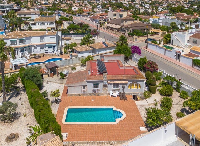 4 bedroom Villa for sale in Dona Pepa with pool - € 495,000 (Ref: 9921004)