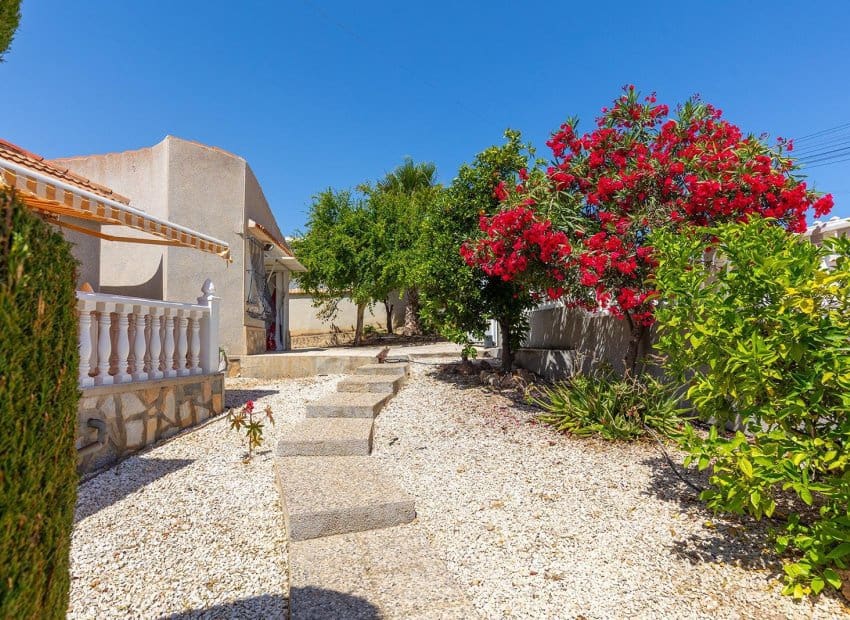 4 bedroom Villa for sale in Dona Pepa with pool - € 495,000 (Ref: 9921004)