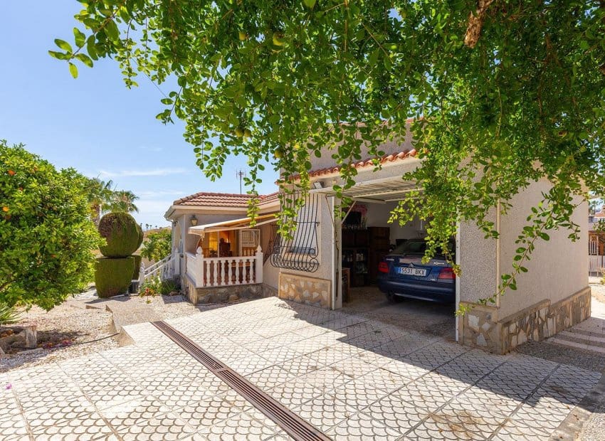 4 bedroom Villa for sale in Dona Pepa with pool - € 495,000 (Ref: 9921004)