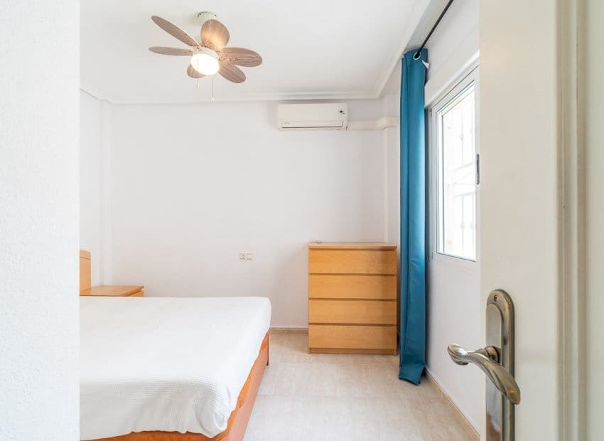 2 Zimmer Apartment zu verkaufen in Orihuela Costa mit Pool - 150.000 € (Ref: 9921006)