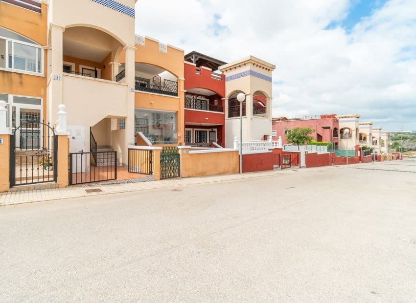 2 Zimmer Apartment zu verkaufen in Orihuela Costa mit Pool - 150.000 € (Ref: 9921006)
