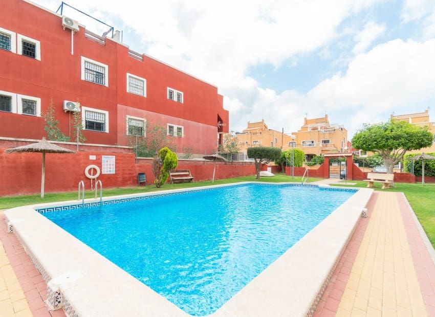 2 Zimmer Apartment zu verkaufen in Orihuela Costa mit Pool - 150.000 € (Ref: 9921006)
