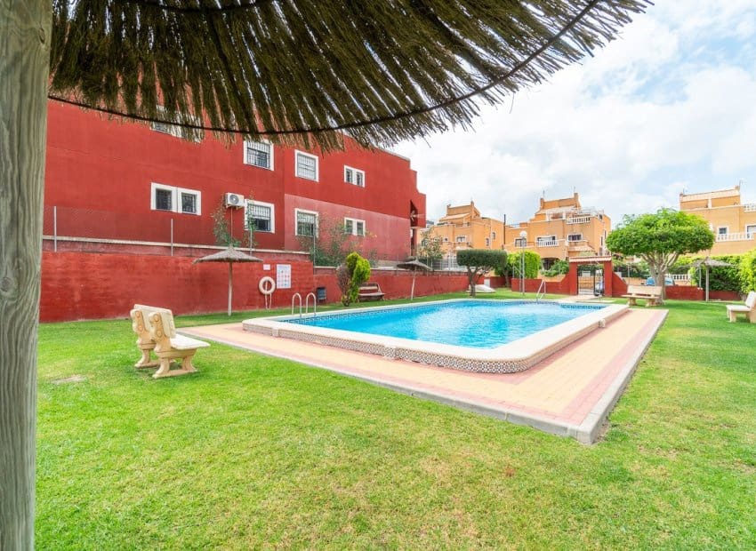2 Zimmer Apartment zu verkaufen in Orihuela Costa mit Pool - 150.000 € (Ref: 9921006)