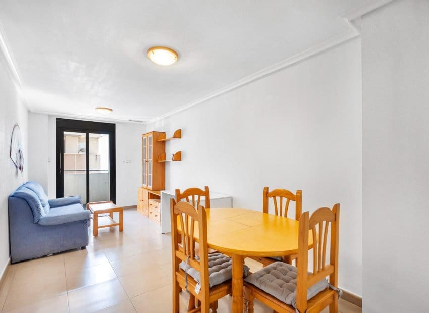 2 sovrum Lägenhet till salu i Torrevieja - 139 900 € (Ref: 9921015)