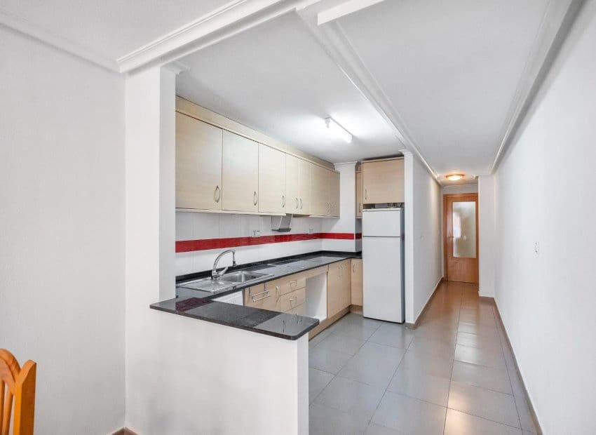 2 sovrum Lägenhet till salu i Torrevieja - 139 900 € (Ref: 9921015)