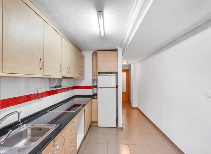 2 sovrum Lägenhet till salu i Torrevieja - 139 900 € (Ref: 9921015)