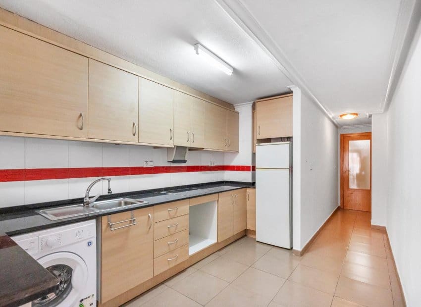 2 sovrum Lägenhet till salu i Torrevieja - 139 900 € (Ref: 9921015)