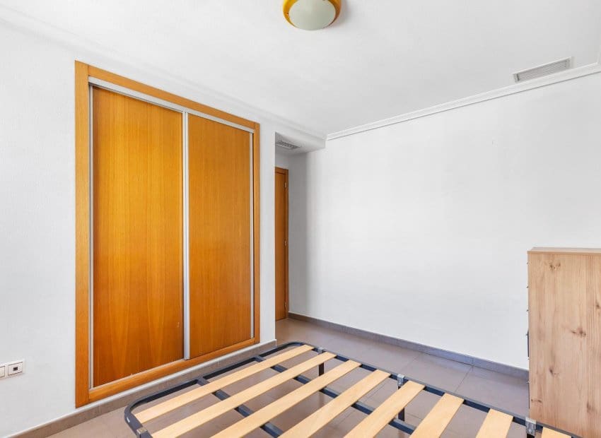 2 sovrum Lägenhet till salu i Torrevieja - 139 900 € (Ref: 9921015)