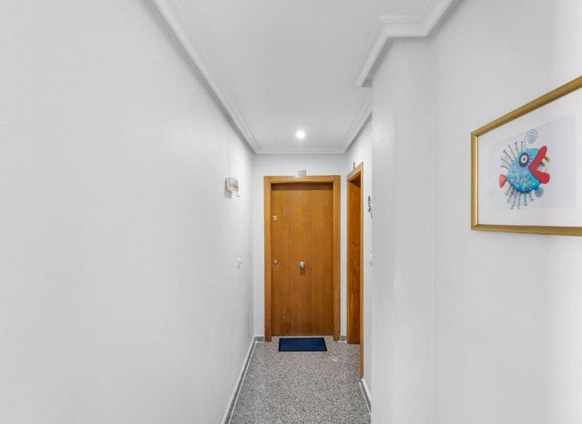 2 sovrum Lägenhet till salu i Torrevieja - 139 900 € (Ref: 9921015)