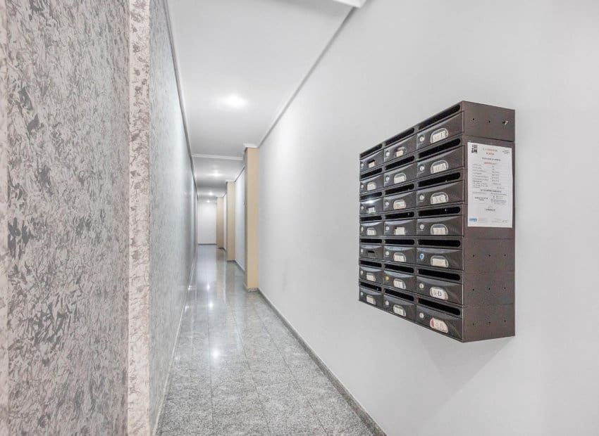 2 sovrum Lägenhet till salu i Torrevieja - 139 900 € (Ref: 9921015)