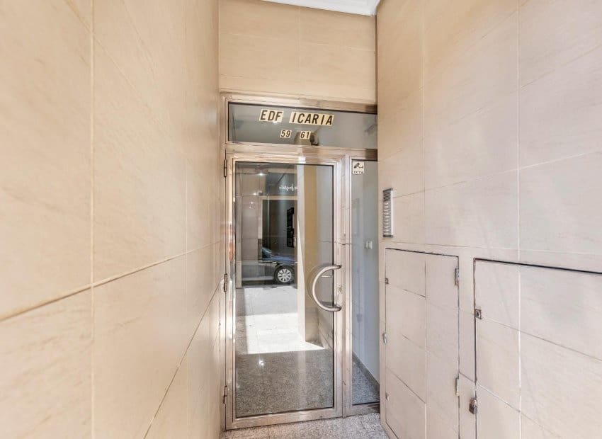 2 sovrum Lägenhet till salu i Torrevieja - 139 900 € (Ref: 9921015)