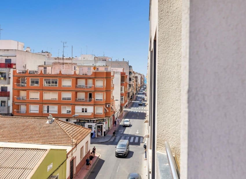 2 sovrum Lägenhet till salu i Torrevieja - 139 900 € (Ref: 9921015)