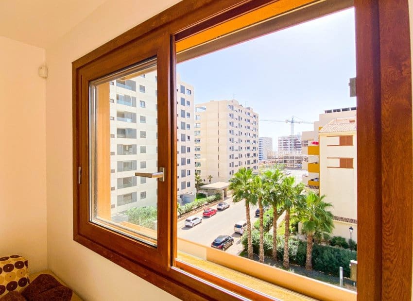 2 bedroom Apartment for sale in Punta Prima with pool - € 270,000 (Ref: 9927923)