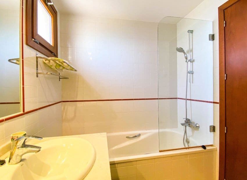 2 bedroom Apartment for sale in Punta Prima with pool - € 270,000 (Ref: 9927923)