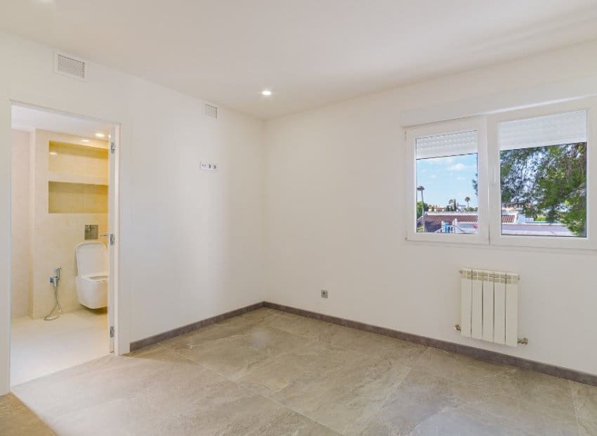 6 slaapkamer Villa te koop in Los Balcones met zwembad - € 890.000 (Ref: 9927925)