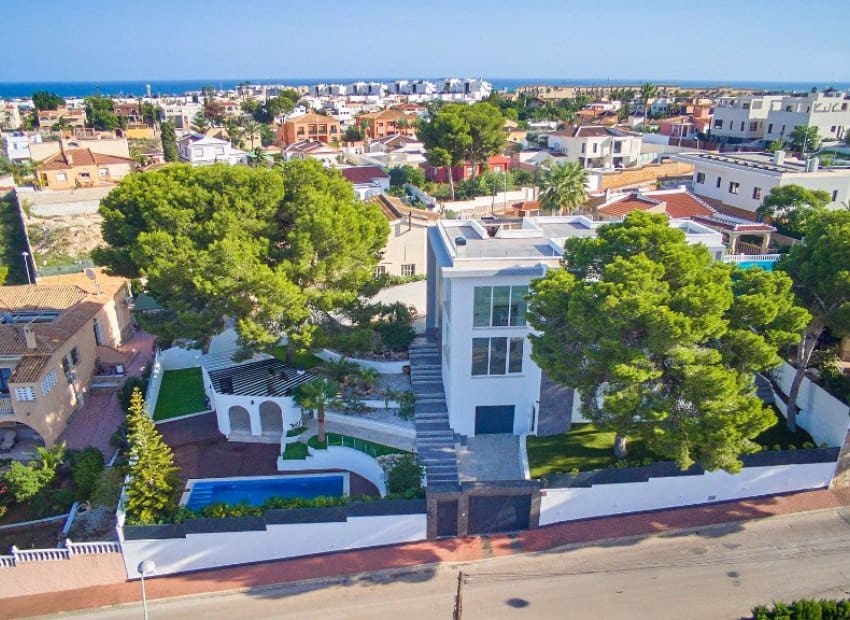 6 slaapkamer Villa te koop in Los Balcones met zwembad - € 890.000 (Ref: 9927925)