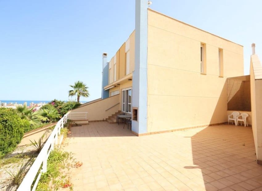 3 soverom Hus til salgs i Orihuela Costa med svømmebasseng - € 390 000 (Ref: 9927926)
