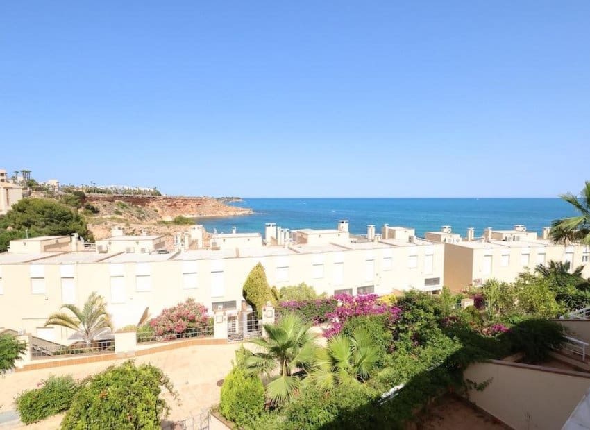 3 soverom Hus til salgs i Orihuela Costa med svømmebasseng - € 390 000 (Ref: 9927926)