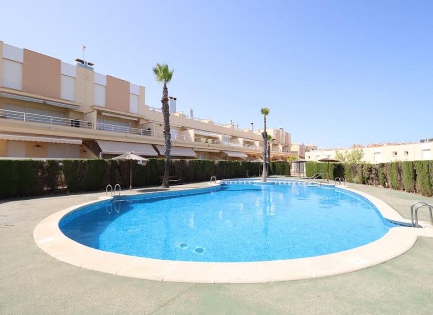 3 soverom Hus til salgs i Orihuela Costa med svømmebasseng - € 390 000 (Ref: 9927926)