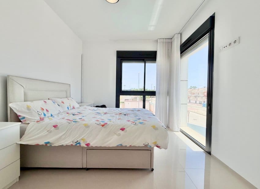4 bedroom Villa for sale in Dona Pepa with pool - € 525,000 (Ref: 9932423)