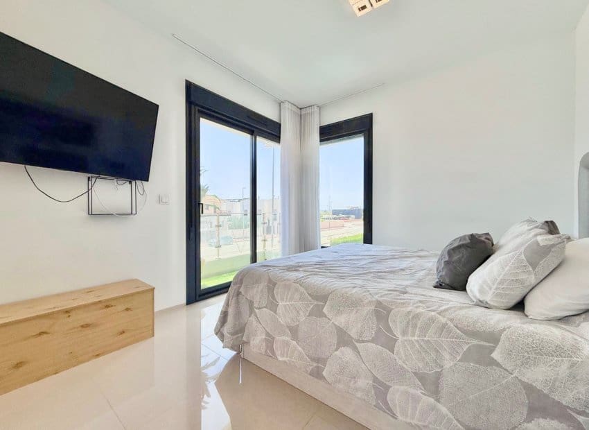 4 bedroom Villa for sale in Dona Pepa with pool - € 525,000 (Ref: 9932423)