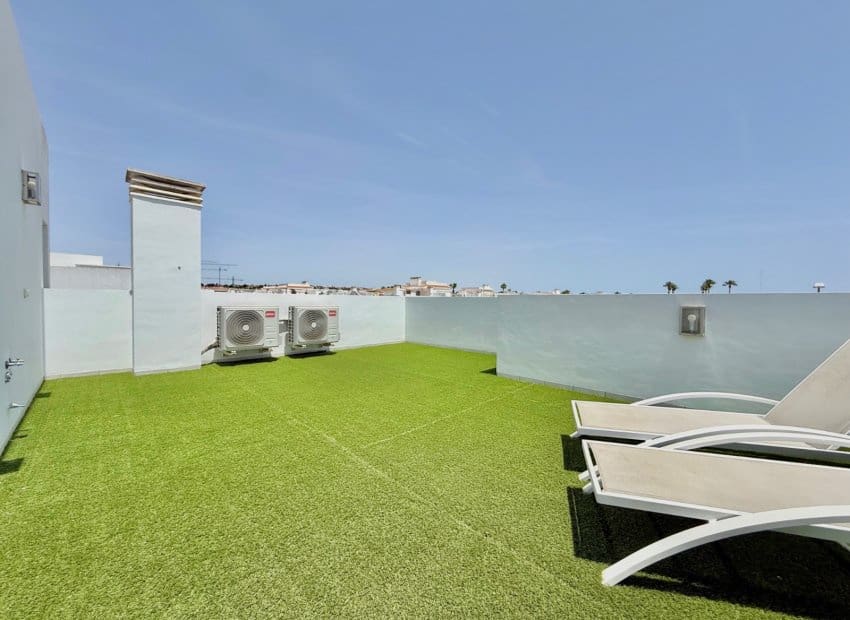 4 bedroom Villa for sale in Dona Pepa with pool - € 525,000 (Ref: 9932423)