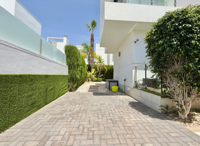 4 bedroom Villa for sale in Dona Pepa with pool - € 525,000 (Ref: 9932423)